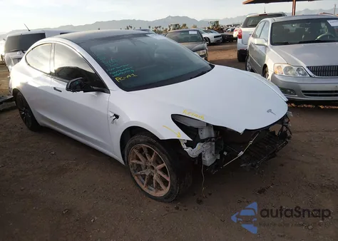 2022 Tesla Model 3 Rear-Wheel Drive z USA, uszkodzony, nr VIN 5YJ3E1EA4NF301885